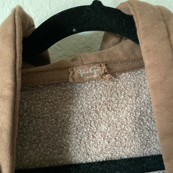 Brandy Melville Christy Hoodie - Picture 4 of 4